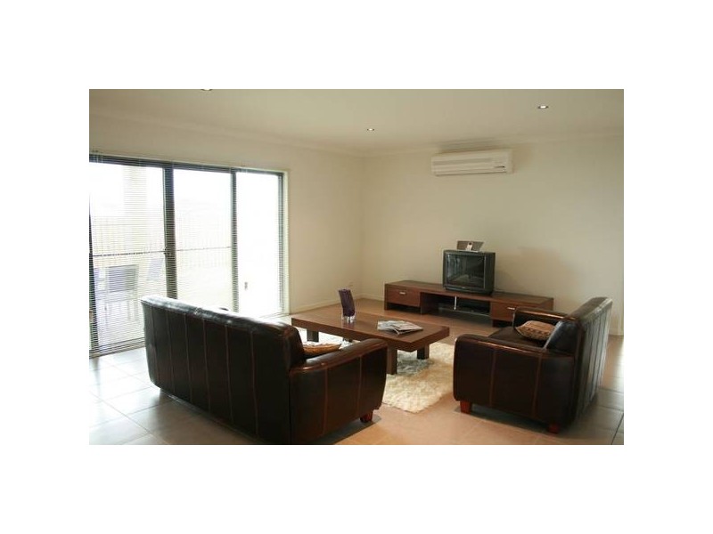 10 Torrington St, Upper Coomera QLD 4209