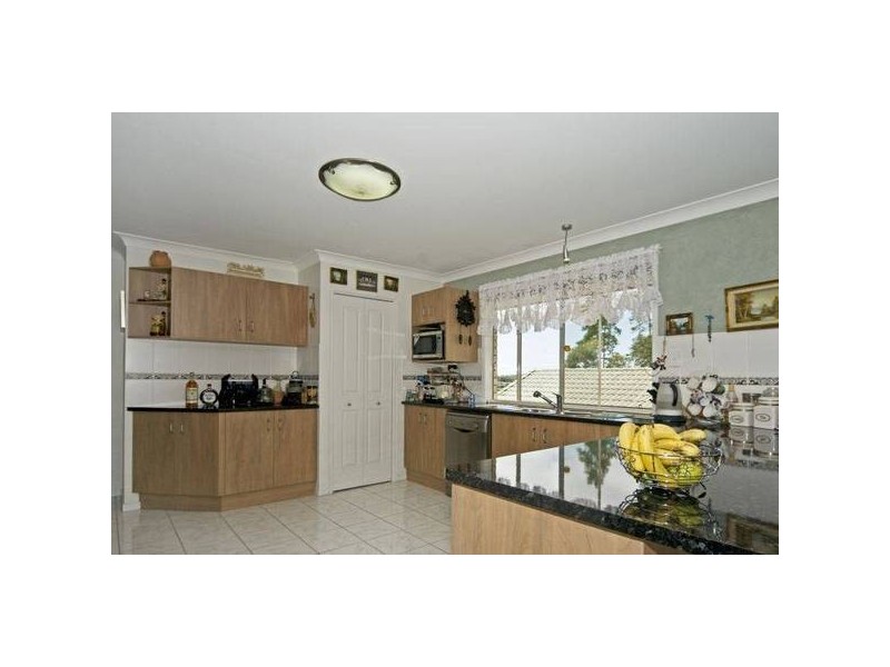 8 Moorea Court, Pacific Pines QLD 4211