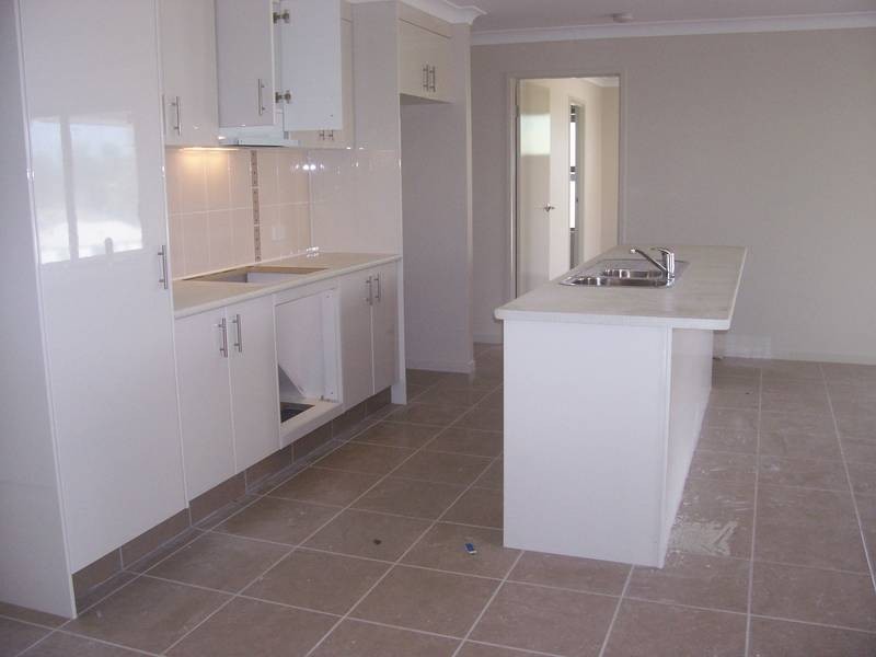 102 Treeline Cct, Upper Coomera QLD 4209