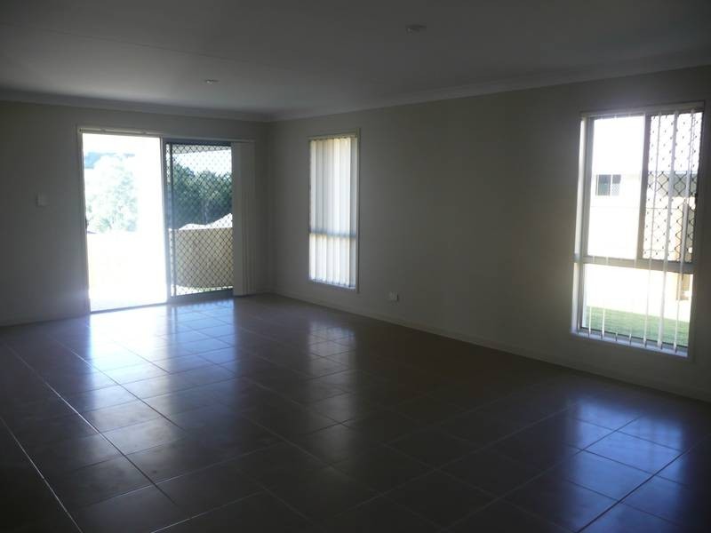 102 Treeline Cct, Upper Coomera QLD 4209