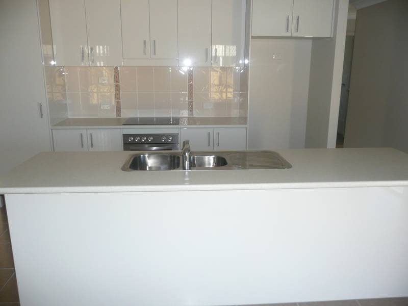 102 Treeline Cct, Upper Coomera QLD 4209