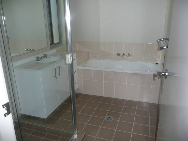 102 Treeline Cct, Upper Coomera QLD 4209