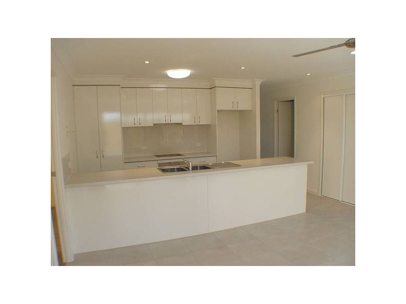 2/7 Currawong St, Upper Coomera QLD 4209