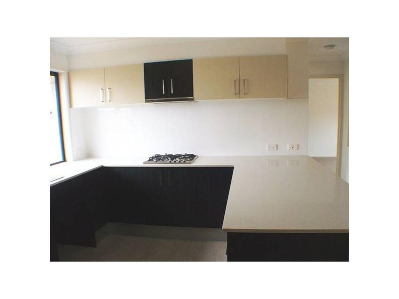 8 Runway Dr, Upper Coomera QLD 4209