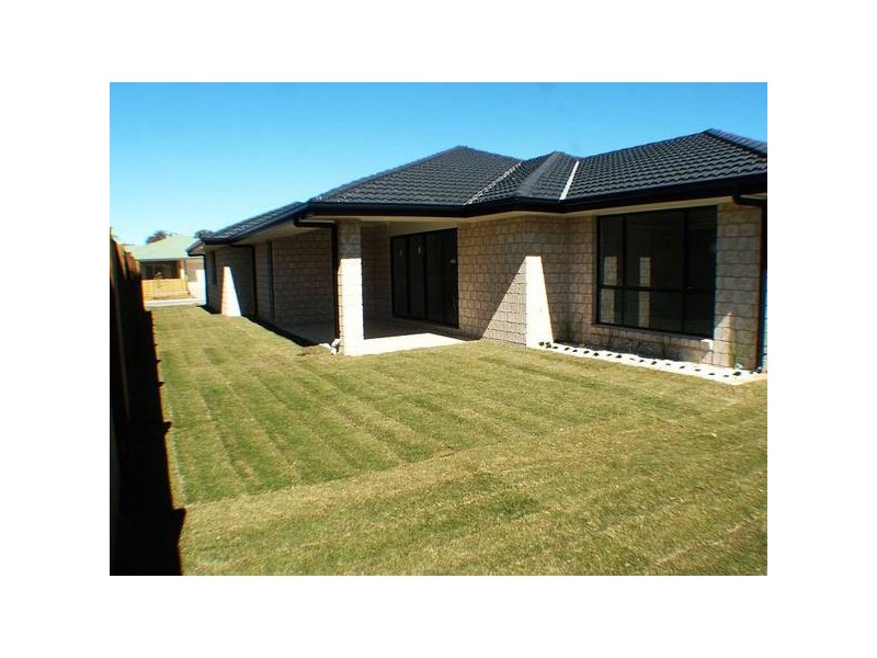 8 Runway Dr, Upper Coomera QLD 4209