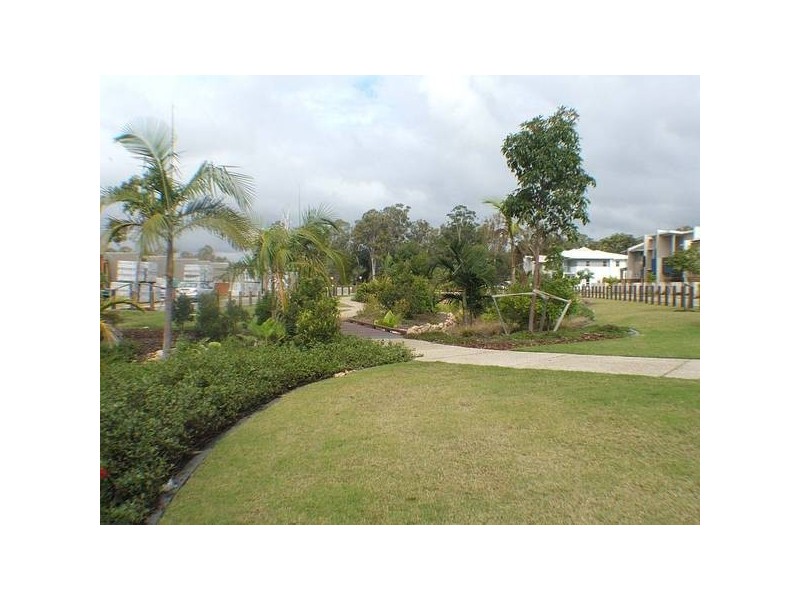 8 Runway Dr, Upper Coomera QLD 4209