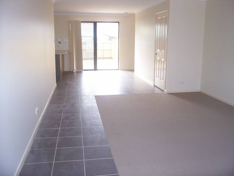 2/44 Deepak Drive, Pimpama QLD 4209
