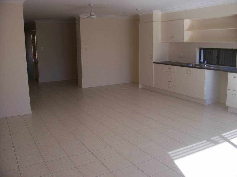 2/29 Seagreen Drive, Coomera QLD 4209