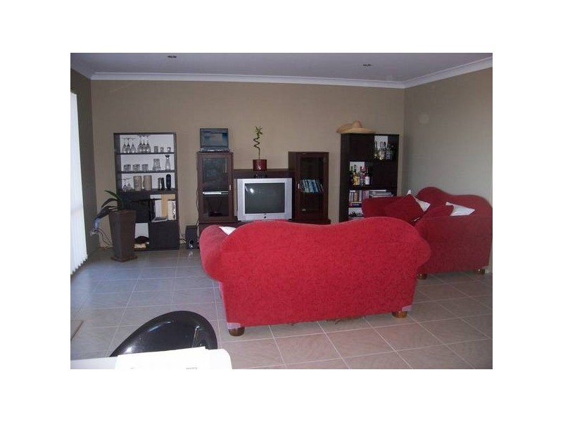 14 Wunburra Blvd, Pacific Pines QLD 4211