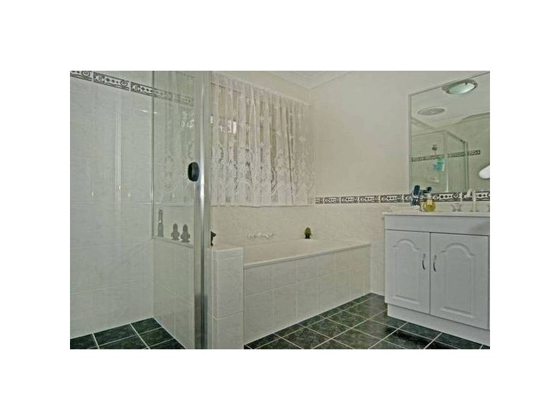 Pacific Pines QLD 4211