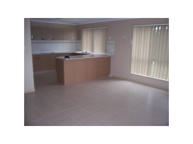 16 Saltwater Blvd, Oxenford QLD 4210