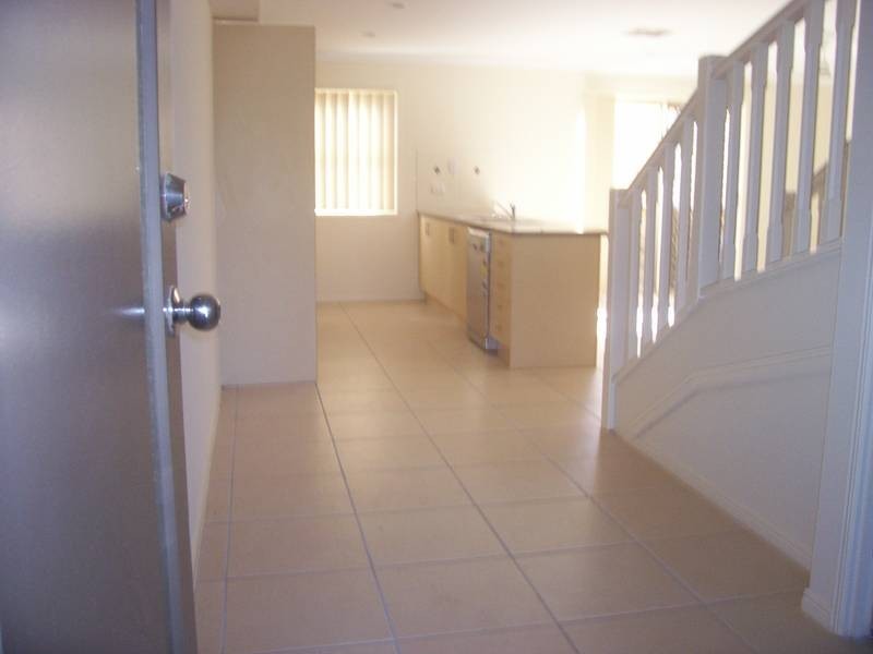 B/26 Lauren Grove, Upper Coomera QLD 4209