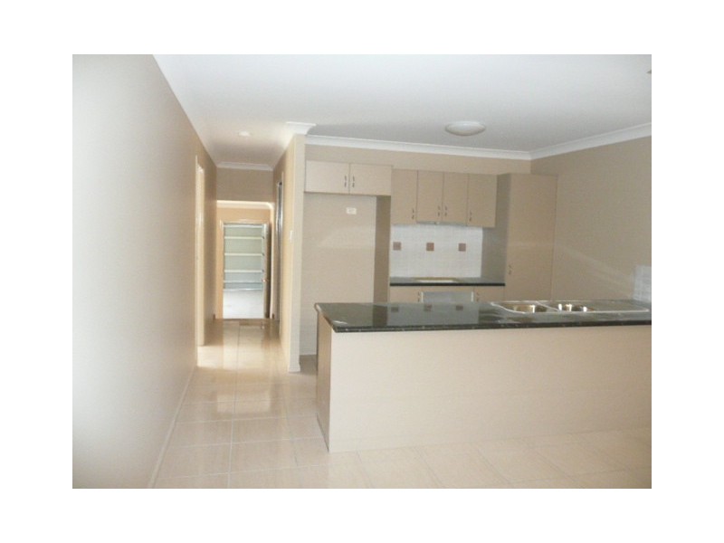 2/24 Cranberrie Crescent, Pimpama QLD 4209