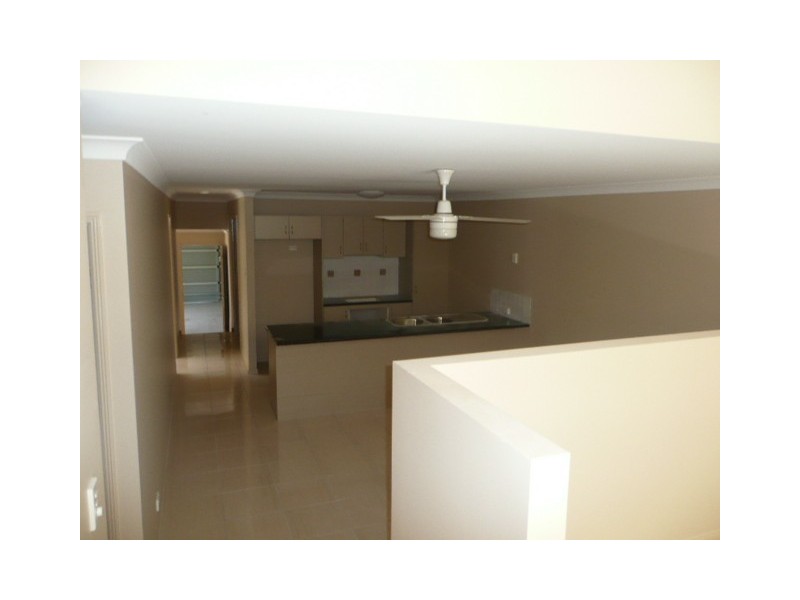 2/24 Cranberrie Crescent, Pimpama QLD 4209