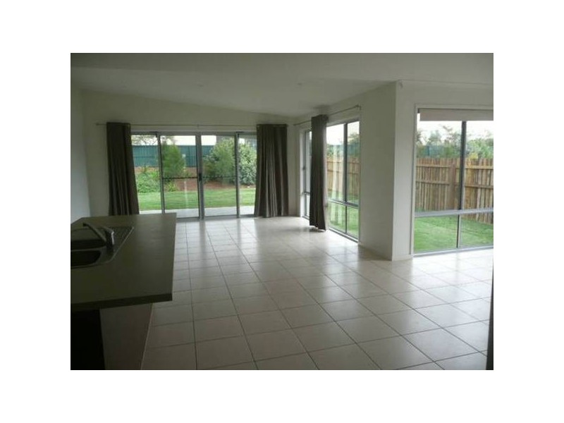 15 Casuarina Way, Helensvale QLD 4212
