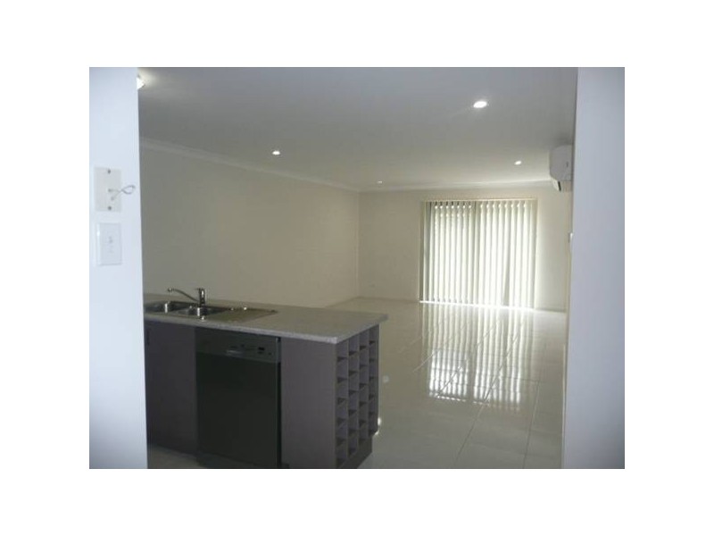 1/16 Ambition Street, Ormeau QLD 4208