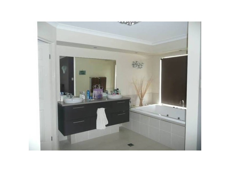 10 Rainbow Circuit, Coomera QLD 4209