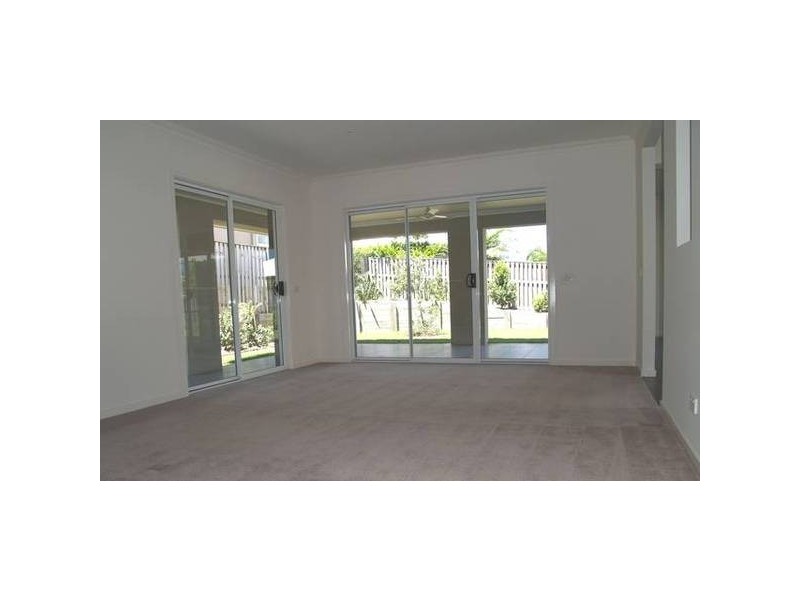 10 Nandina Street, Coomera QLD 4209