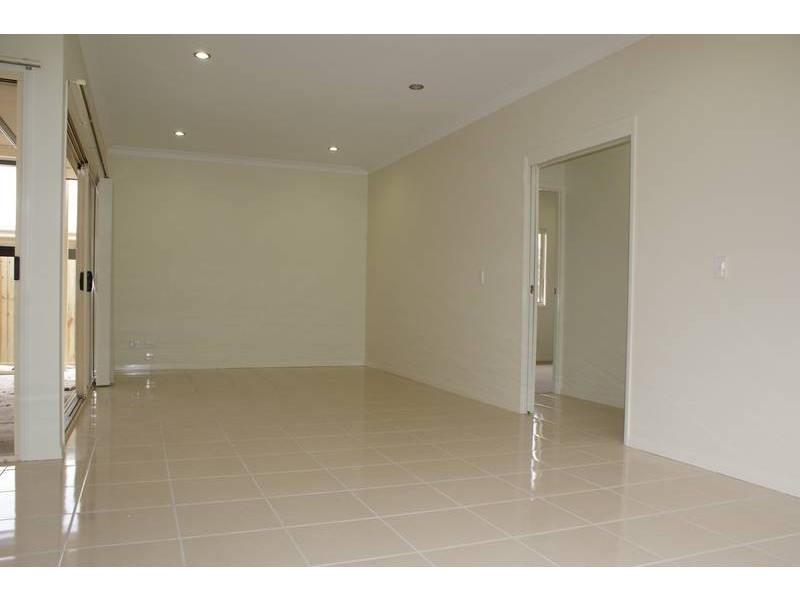 18 Elizabeth Street, Coomera QLD 4209