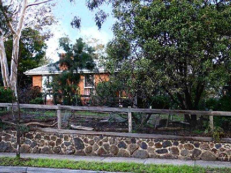 14 Park West Road, Eltham VIC 3095
