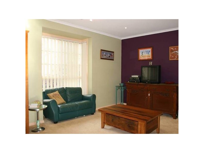 Main Road, Eltham VIC 3095