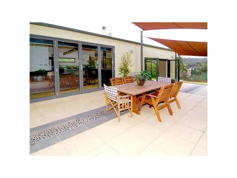 Elmwood Rise, Eltham VIC 3095