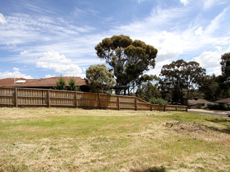 33 Heacham Road, Eltham North VIC 3095