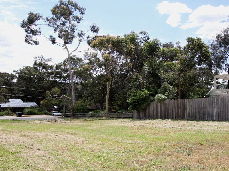 33 Heacham Road, Eltham North VIC 3095