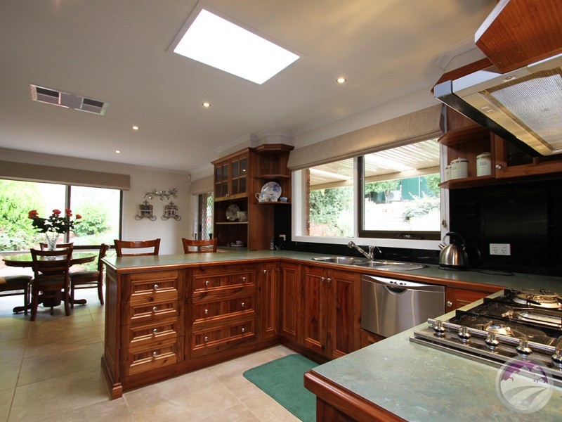 3 Orsova Close, Eltham North VIC 3095