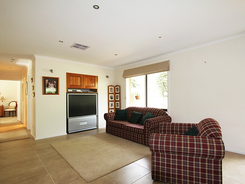 3 Orsova Close, Eltham North VIC 3095