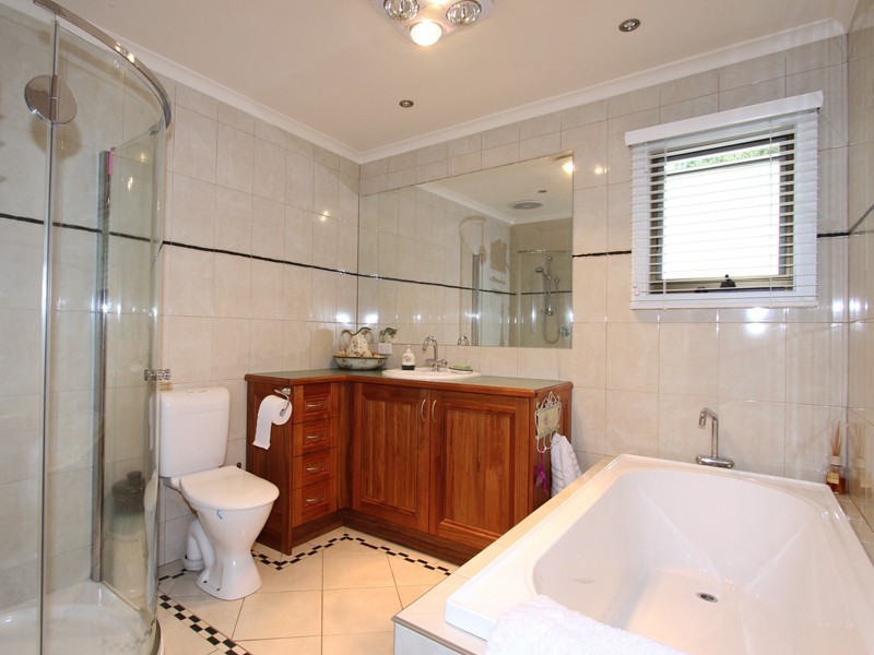 3 Orsova Close, Eltham North VIC 3095