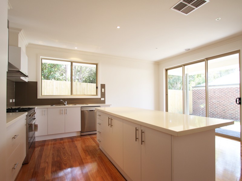 2/17 Aanensen Ct, Montmorency VIC 3094