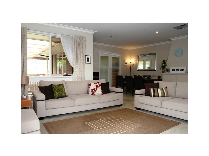 25 Plenty Lane, Greensborough VIC 3088