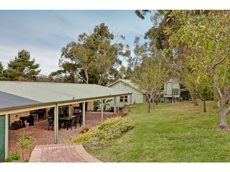 40 Flora Crescent, St Andrews VIC 3761