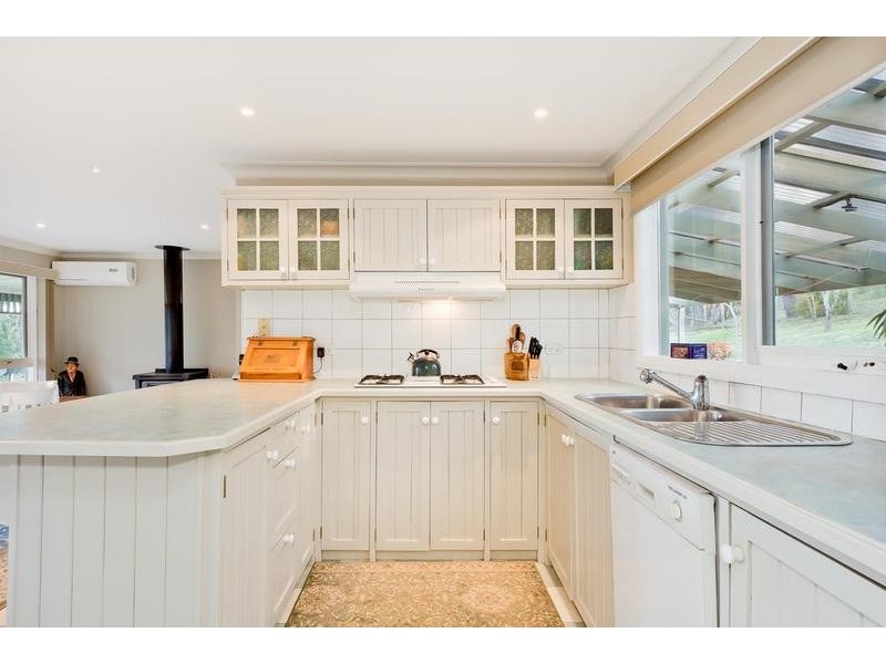 40 Flora Crescent, St Andrews VIC 3761