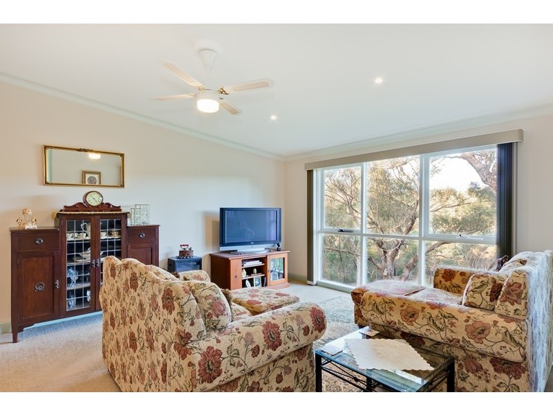 40 Flora Crescent, St Andrews VIC 3761