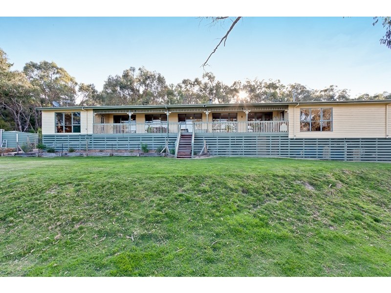 40 Flora Crescent, St Andrews VIC 3761