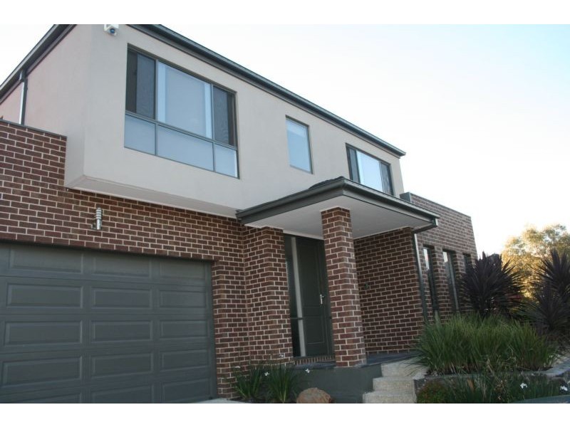 42 Hyde Park, Craigieburn VIC 3064