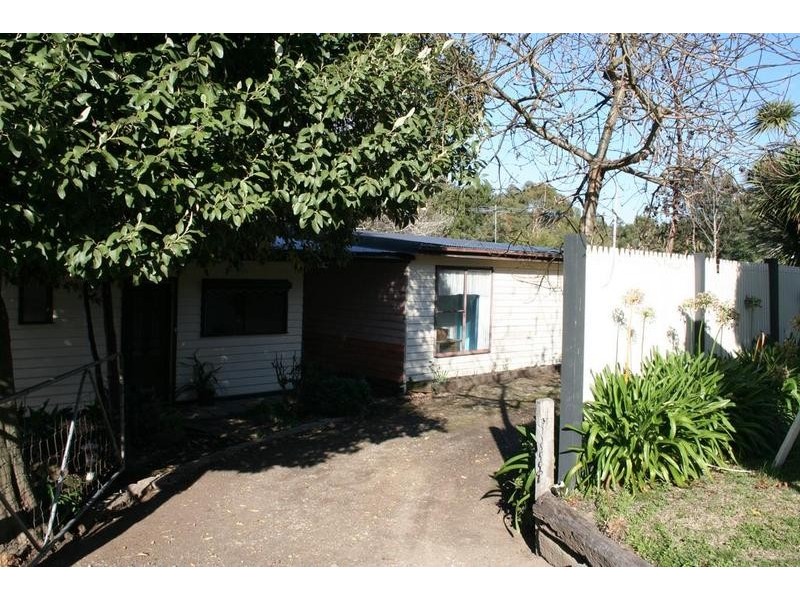 17 Reynolds Road, Wattle Glen VIC 3096