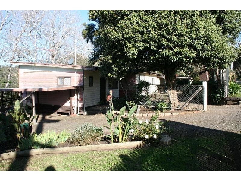 17 Reynolds Road, Wattle Glen VIC 3096