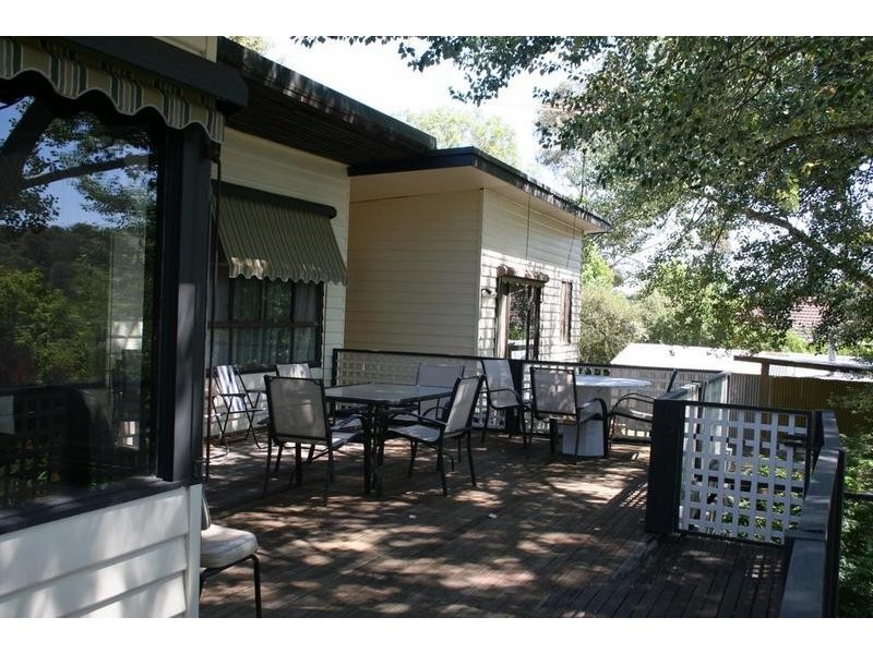 17 Reynolds Road, Wattle Glen VIC 3096