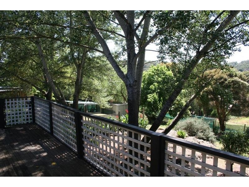 17 Reynolds Road, Wattle Glen VIC 3096