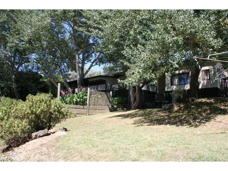 17 Reynolds Road, Wattle Glen VIC 3096