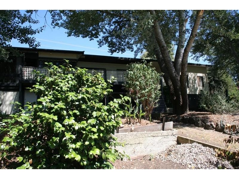 17 Reynolds Road, Wattle Glen VIC 3096