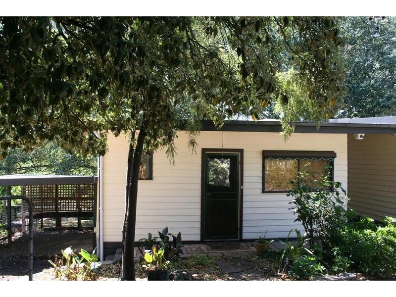 17 Reynolds Road, Wattle Glen VIC 3096