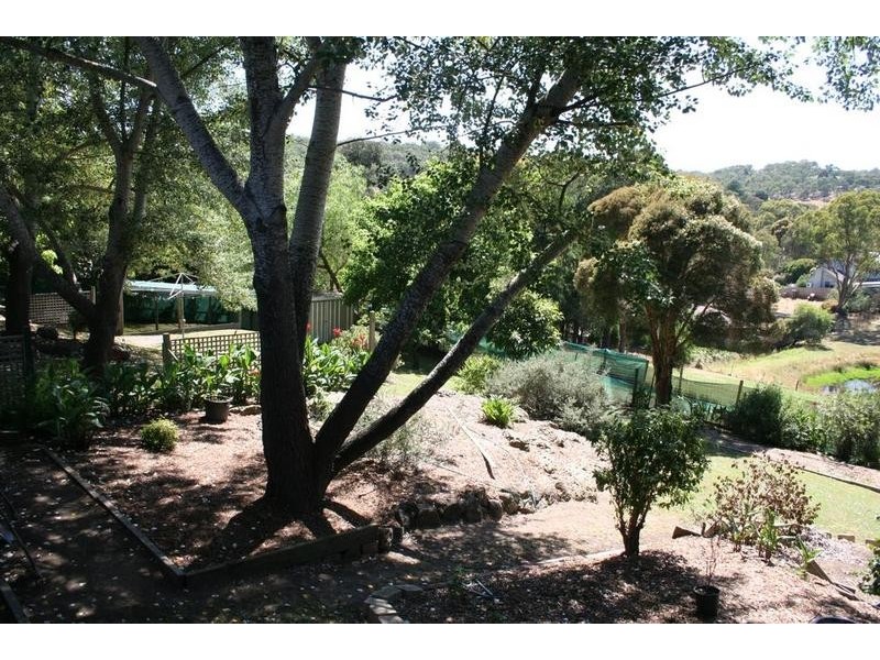 17 Reynolds Road, Wattle Glen VIC 3096