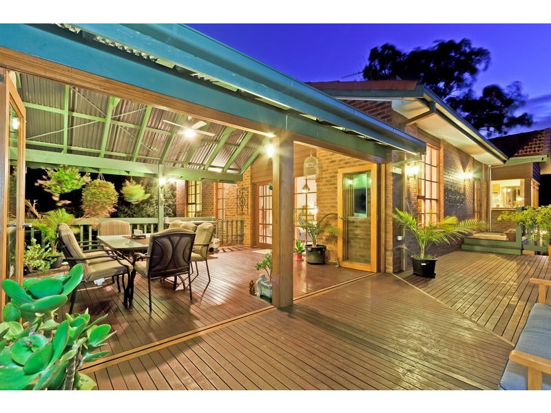 18 Nillumbik Square, Diamond Creek VIC 3089