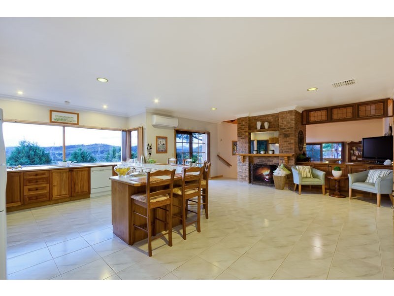 18 Nillumbik Square, Diamond Creek VIC 3089