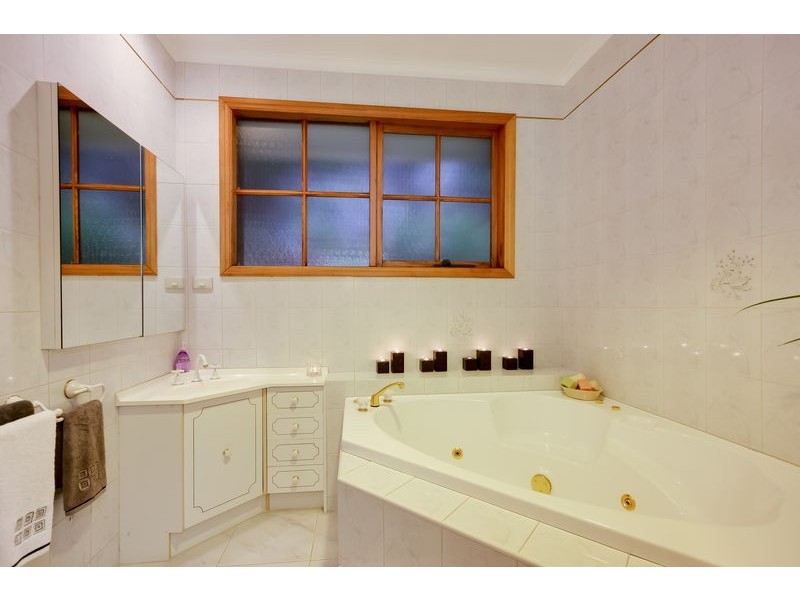 18 Nillumbik Square, Diamond Creek VIC 3089