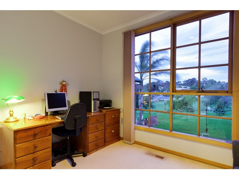 18 Nillumbik Square, Diamond Creek VIC 3089